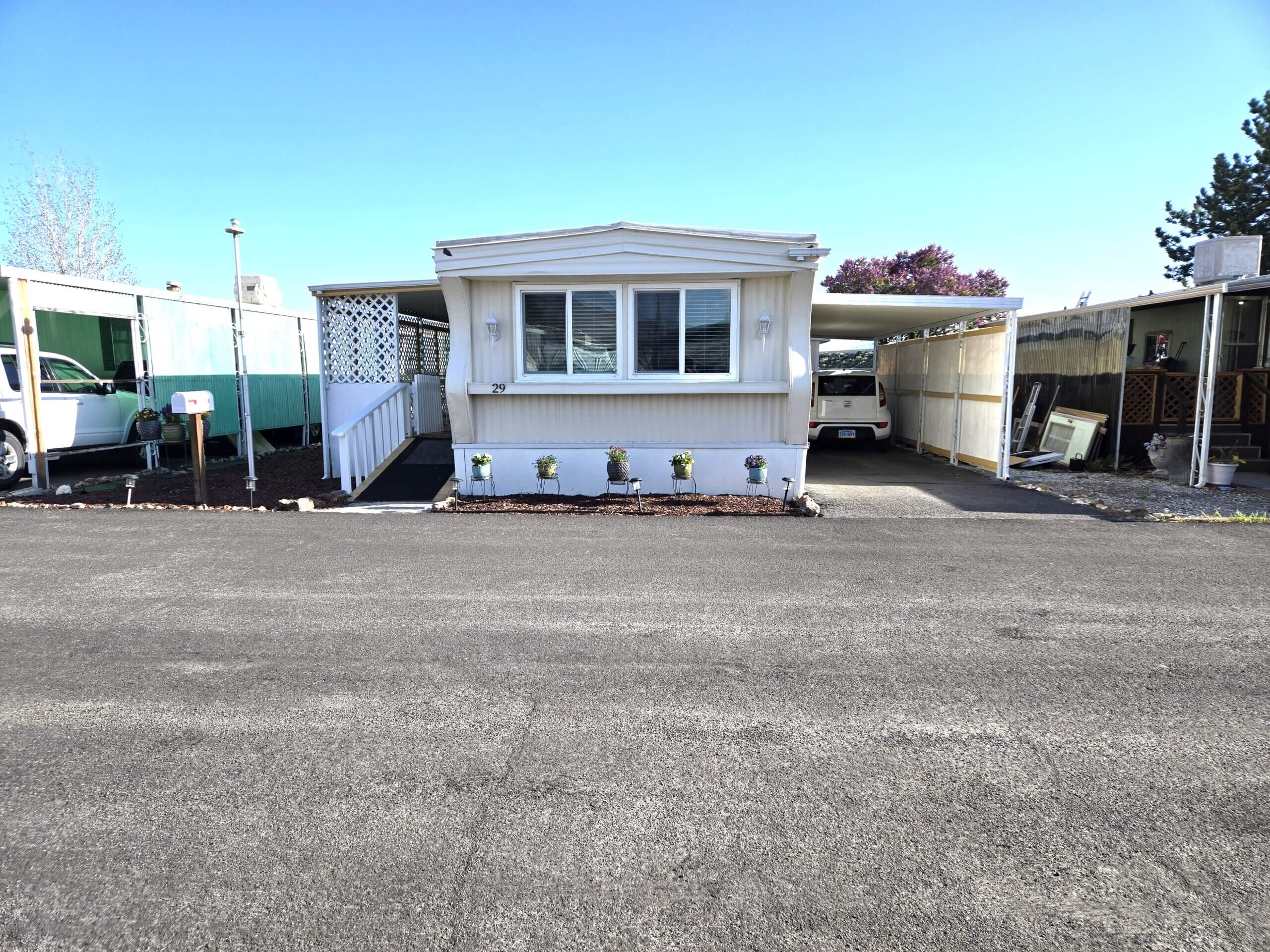 29 Royal Dr